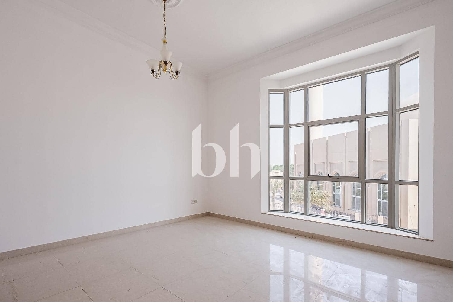 5 Bedroom Villa in Umm Suqeim 2 Villas - photo 1