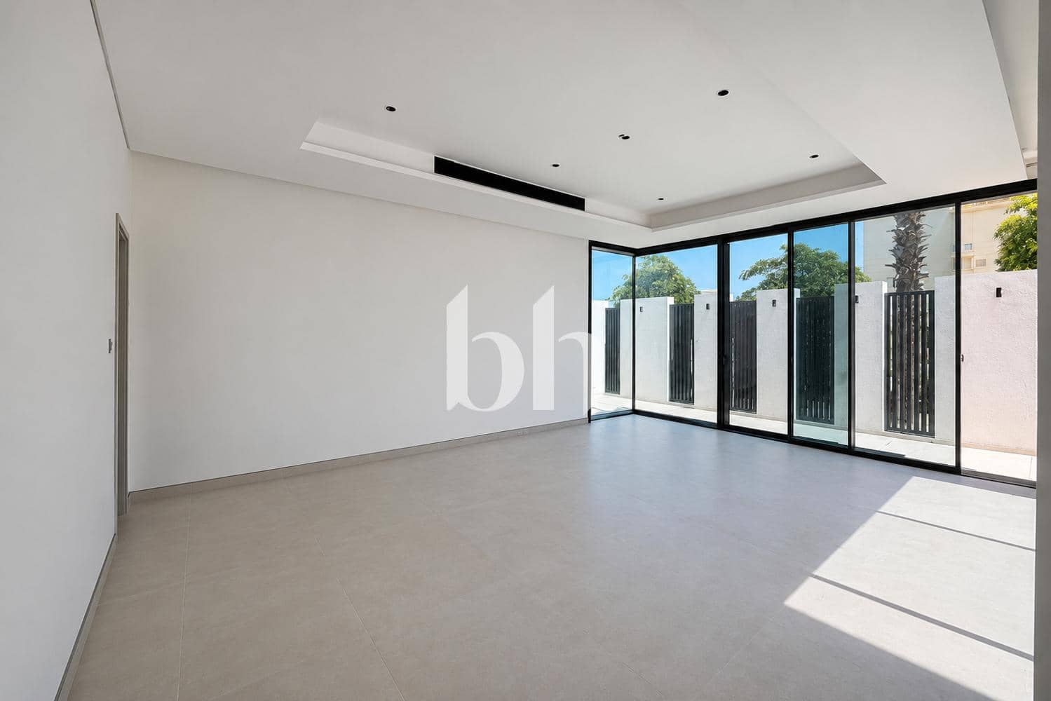 4 Bedroom Villa in Al Wasl Villas - photo 2