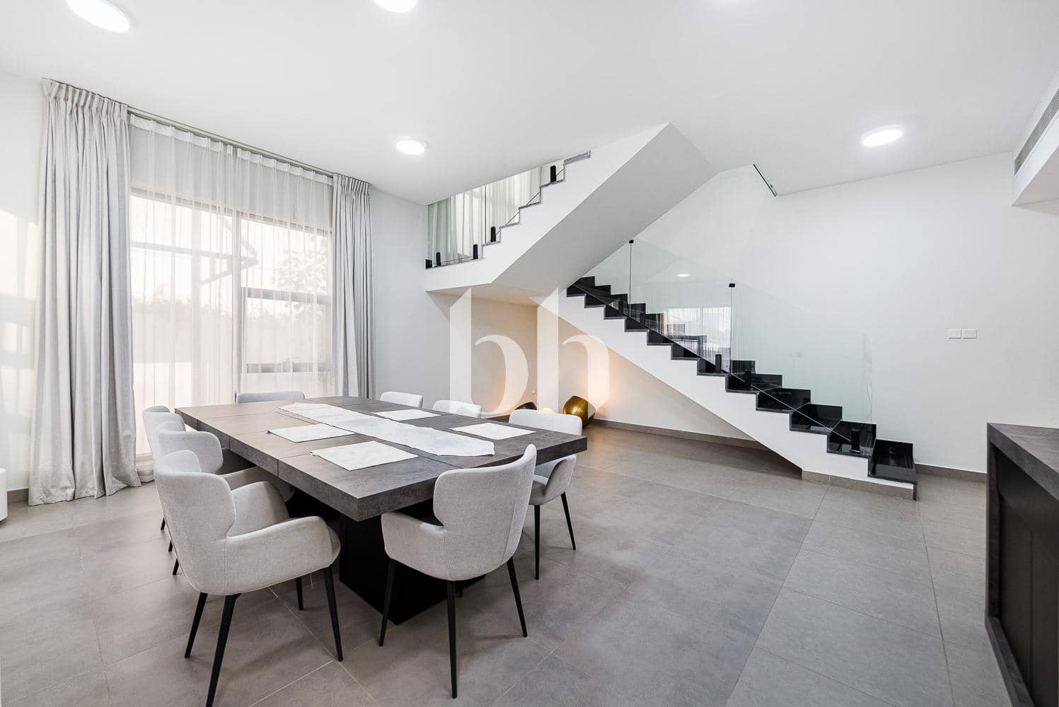 4 Bedroom Villa in Umm Suqeim 3 Villas - photo 1
