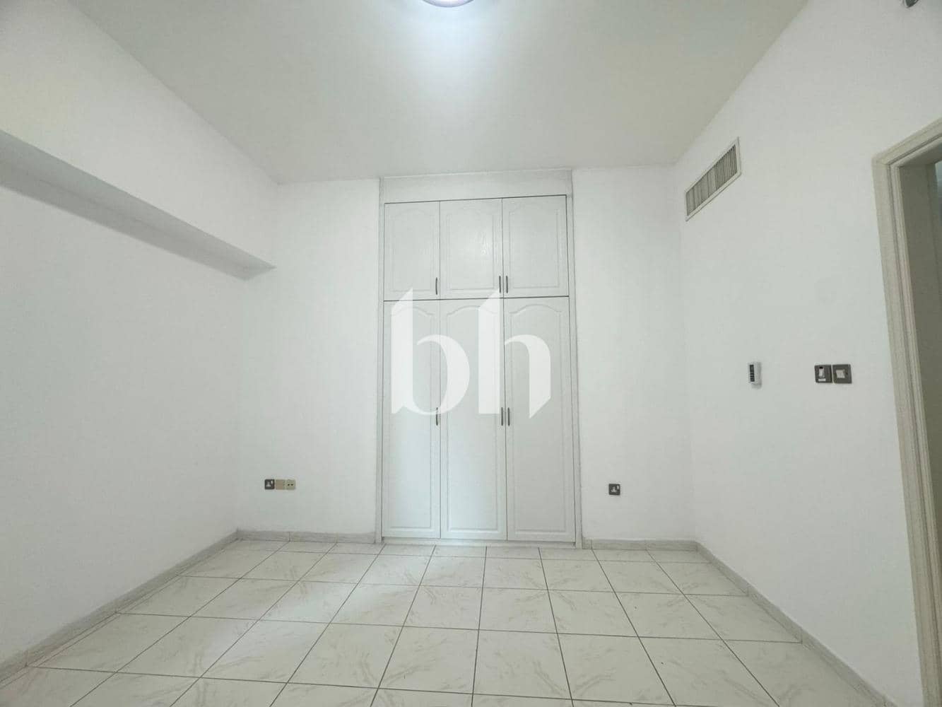 1 Bedroom Apartment in Al Meraikhi Tower - photo 1