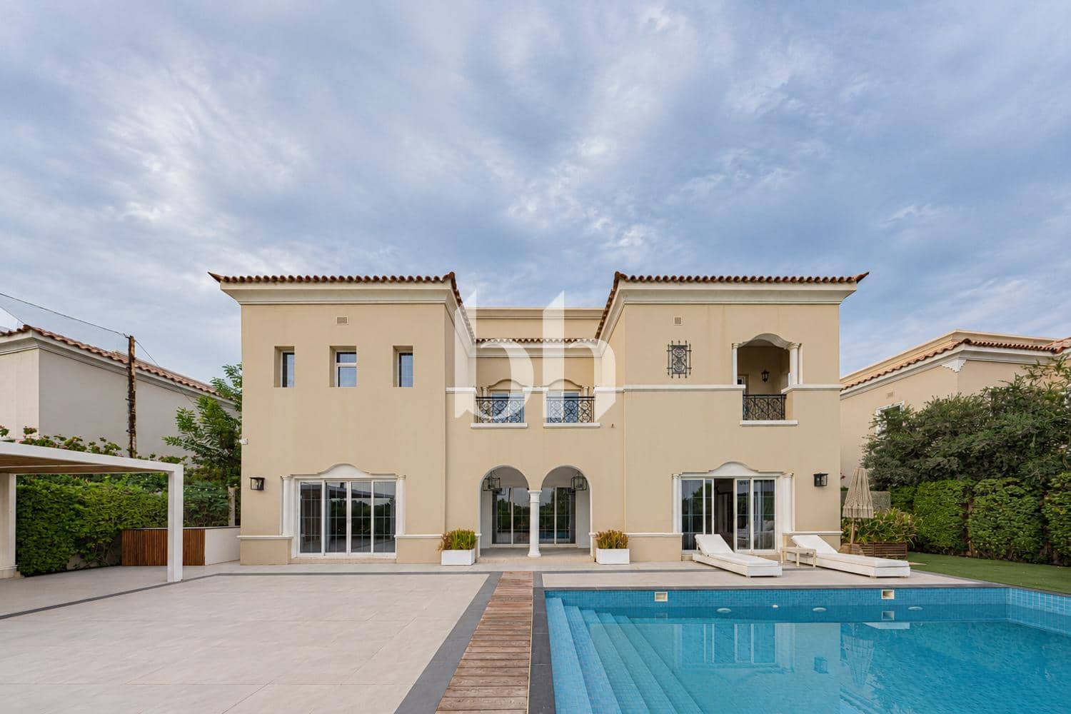 6 Bedroom Villa in La Avenida 2 - photo 1