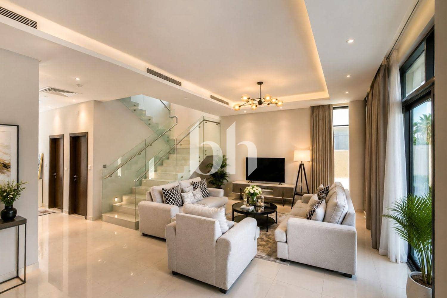 5 Bedroom Villa in The Field - photo 1