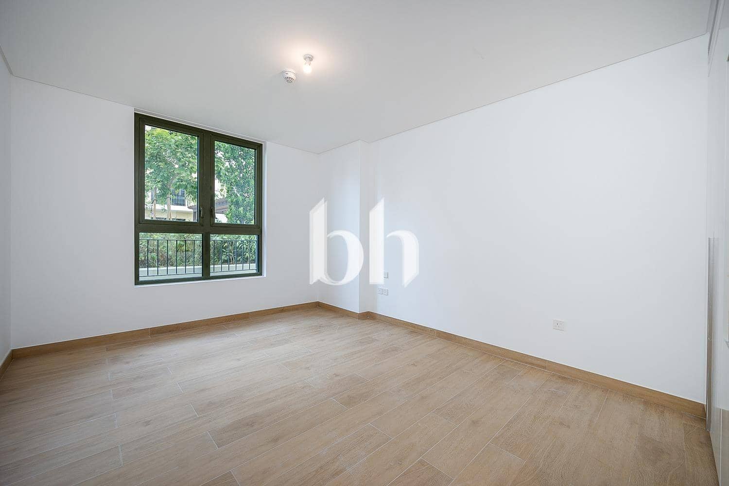 1 Bedroom Apartment in La Sirene - Building 6 - photo 2
