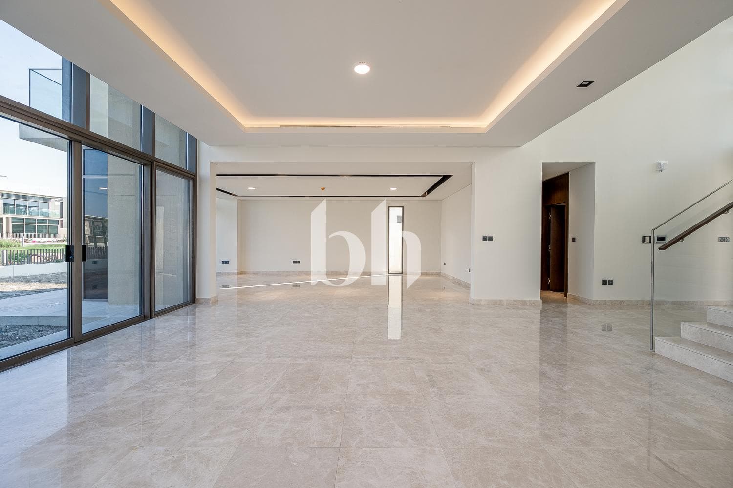 5 Bedroom Villa in Golf Place 1 - photo 2