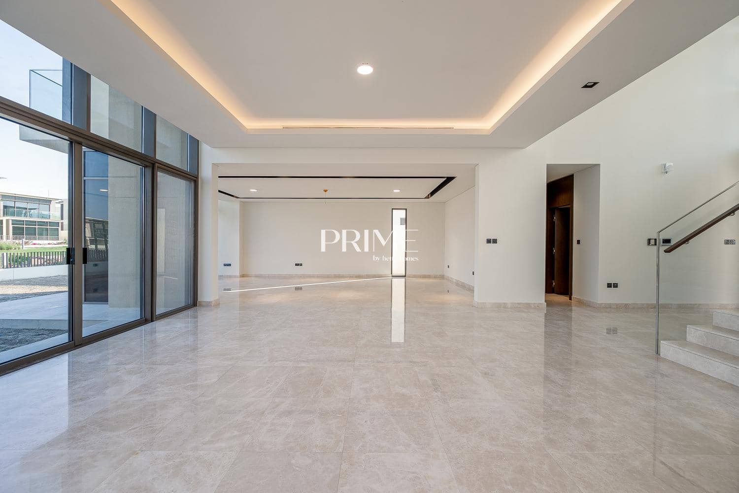 5 Bedroom Villa in Golf Place 1