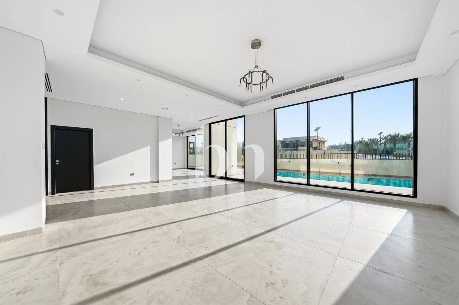 5 Bedroom Villa in West Village - photo 2