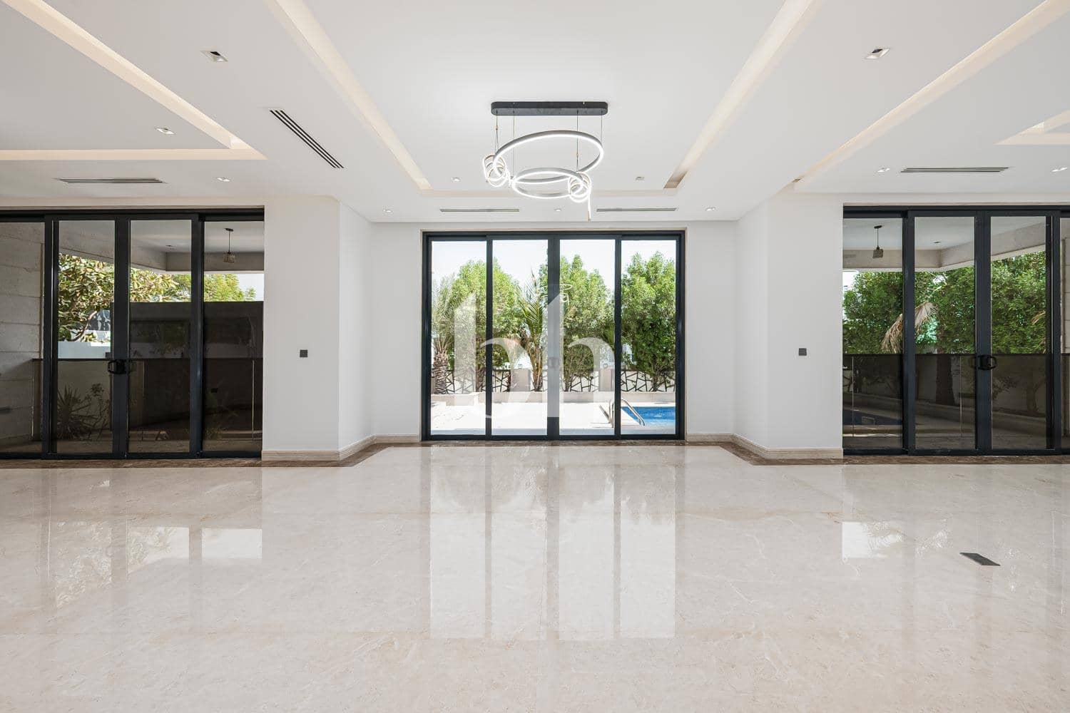 5 Bedroom Villa in Al Furjan West - photo 1