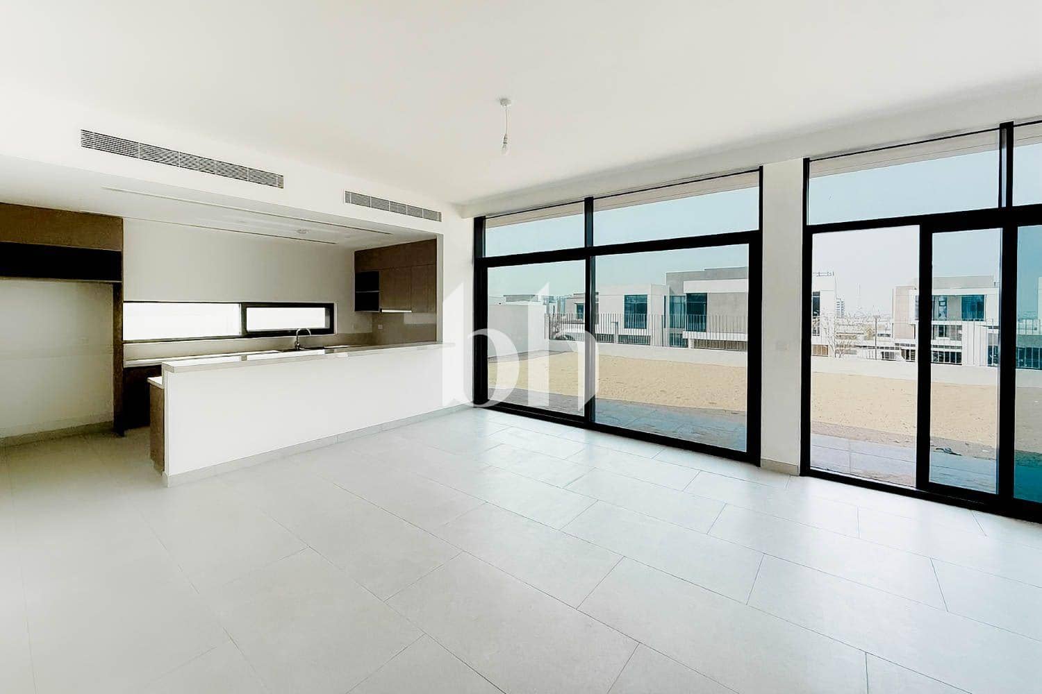 4 Bedroom Townhouse in Tilal Al Furjan 1 - photo 2