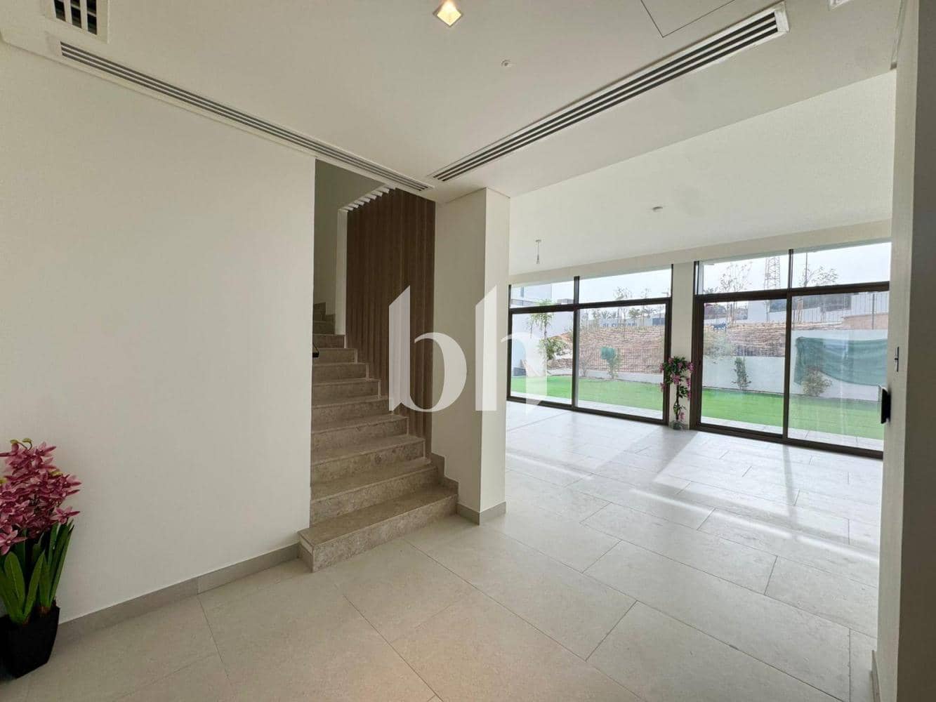5 Bedroom Villa in Tilal Al Furjan 1 - photo 1