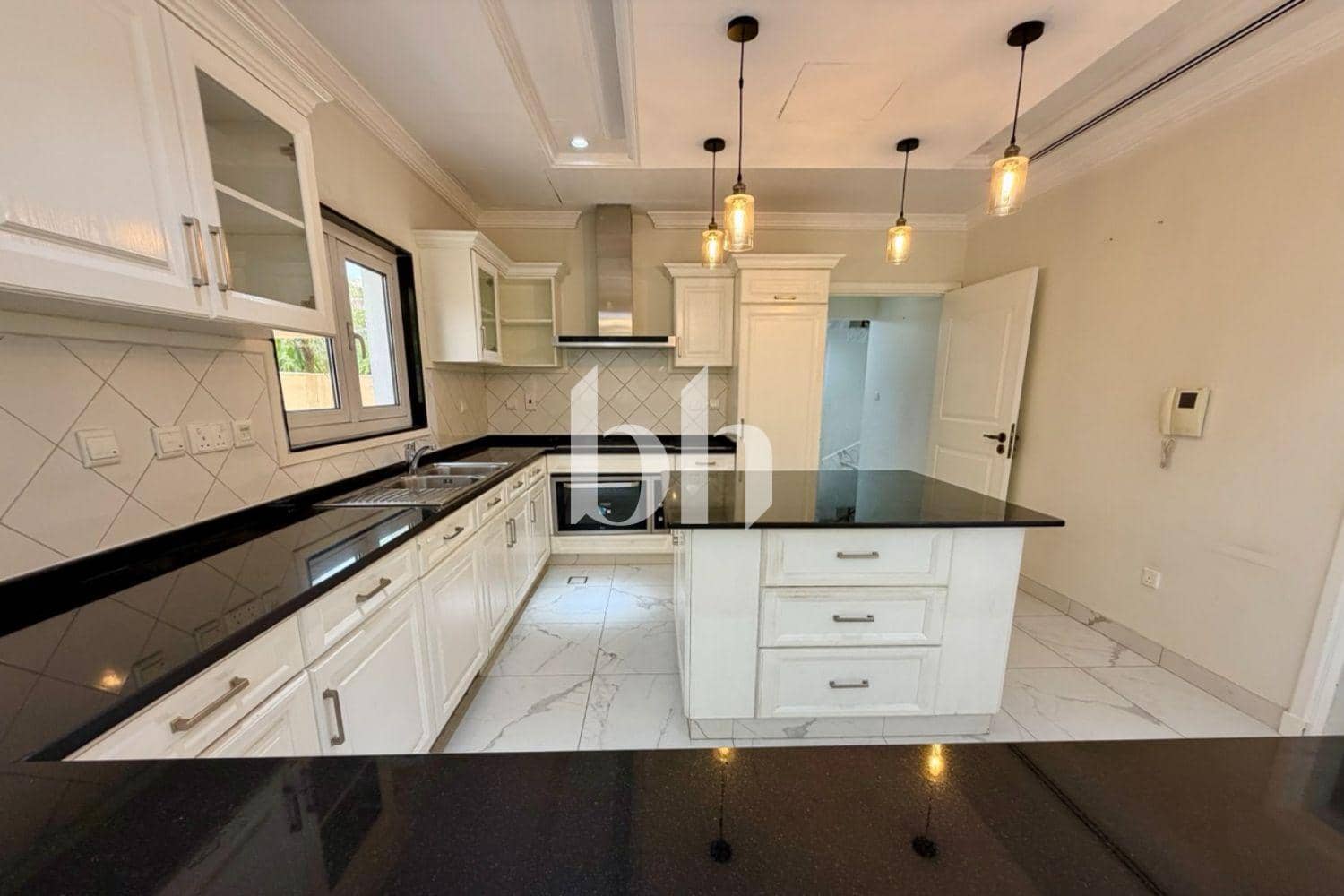 4 Bedroom Villa in Courtyard CP1