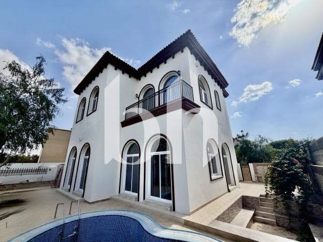 5 Bedroom Villa in Centro Courtyard 1 - photo 2