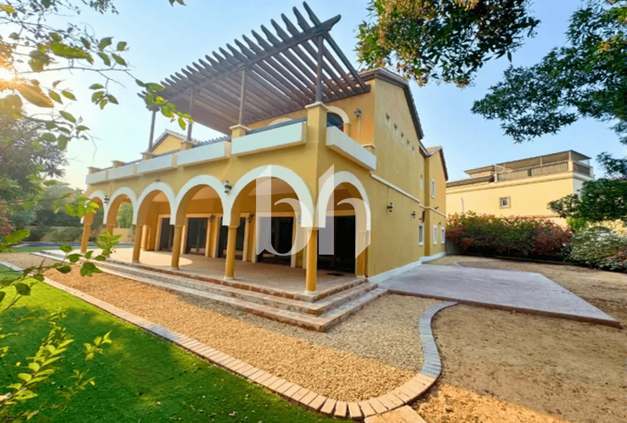 5 Bedroom Villa in Centro Courtyard 6 - photo 1