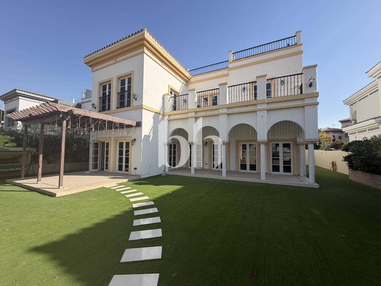 4 Bedroom Villa in Courtyard CP7