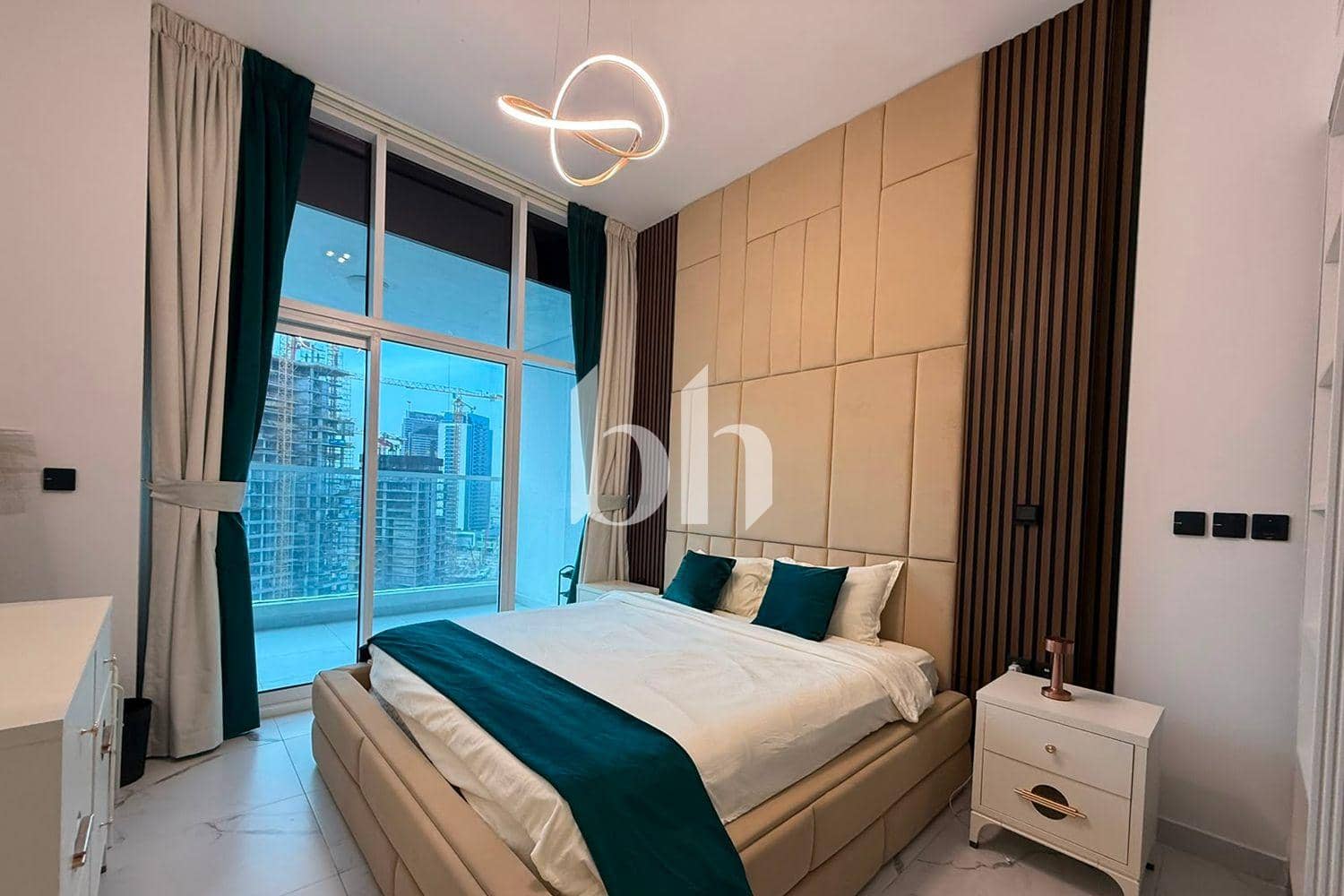 1 Bedroom Apartment in Opalz By Danube Tower 1