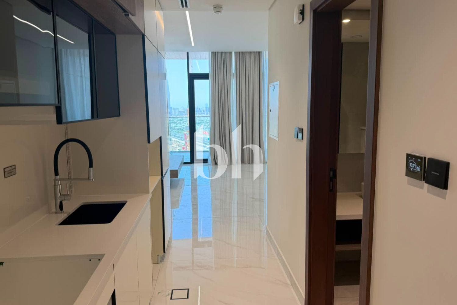Studio Apartment in Skyhills Tower 1 - West