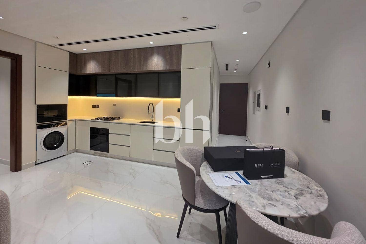2 Bedroom Apartment in Skyhills Tower 2 - East - photo 2