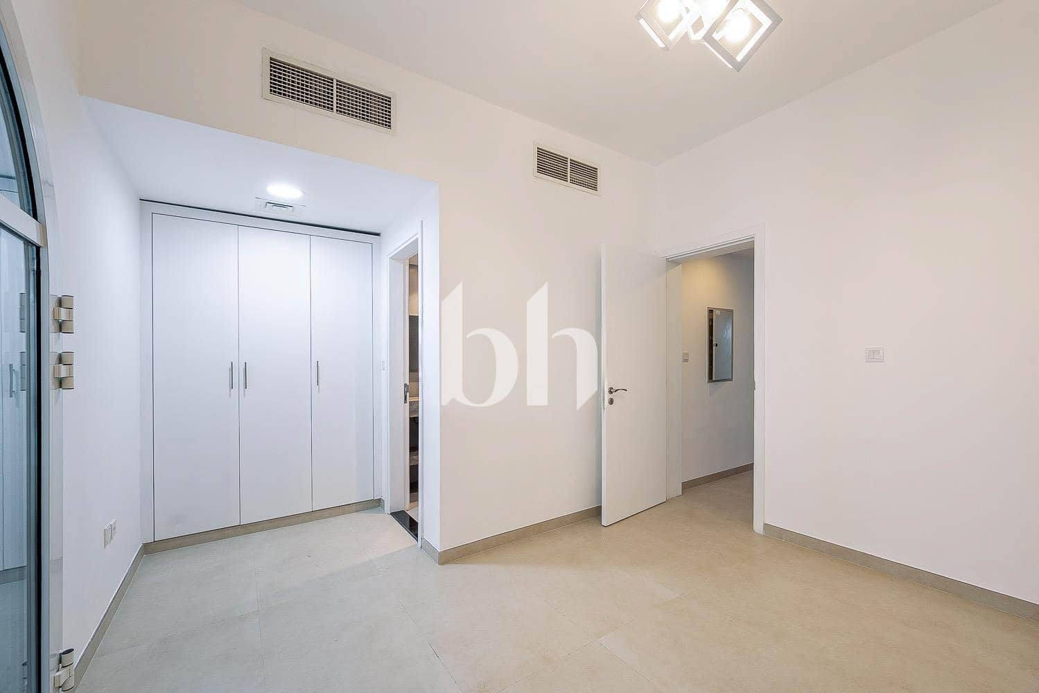 4 Bedroom Townhouse in Autumn 2 - photo 2