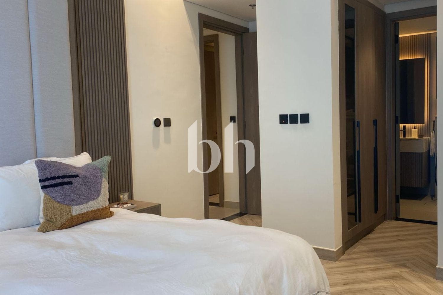 2 Bedroom Apartment in 555 Park Views - photo 2