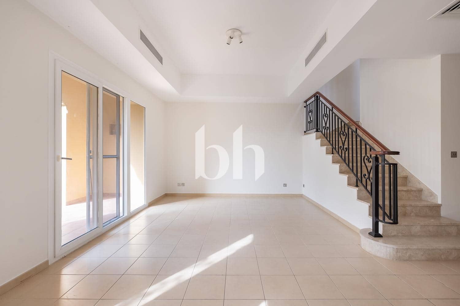 2 Bedroom Townhouse in Palmera 2 - photo 2