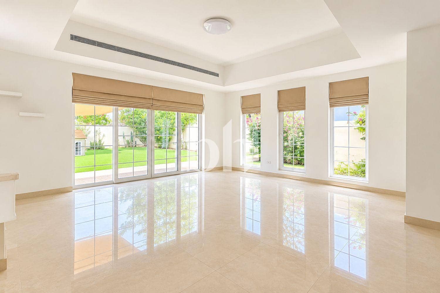 4 Bedroom Villa in Mirador - photo 2