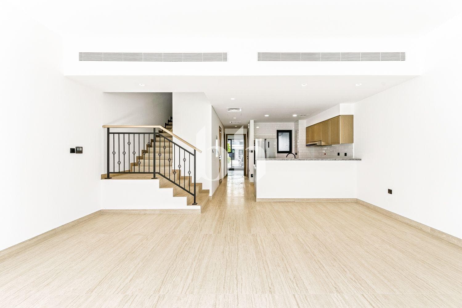 4 Bedroom Townhouse in Santorini 2