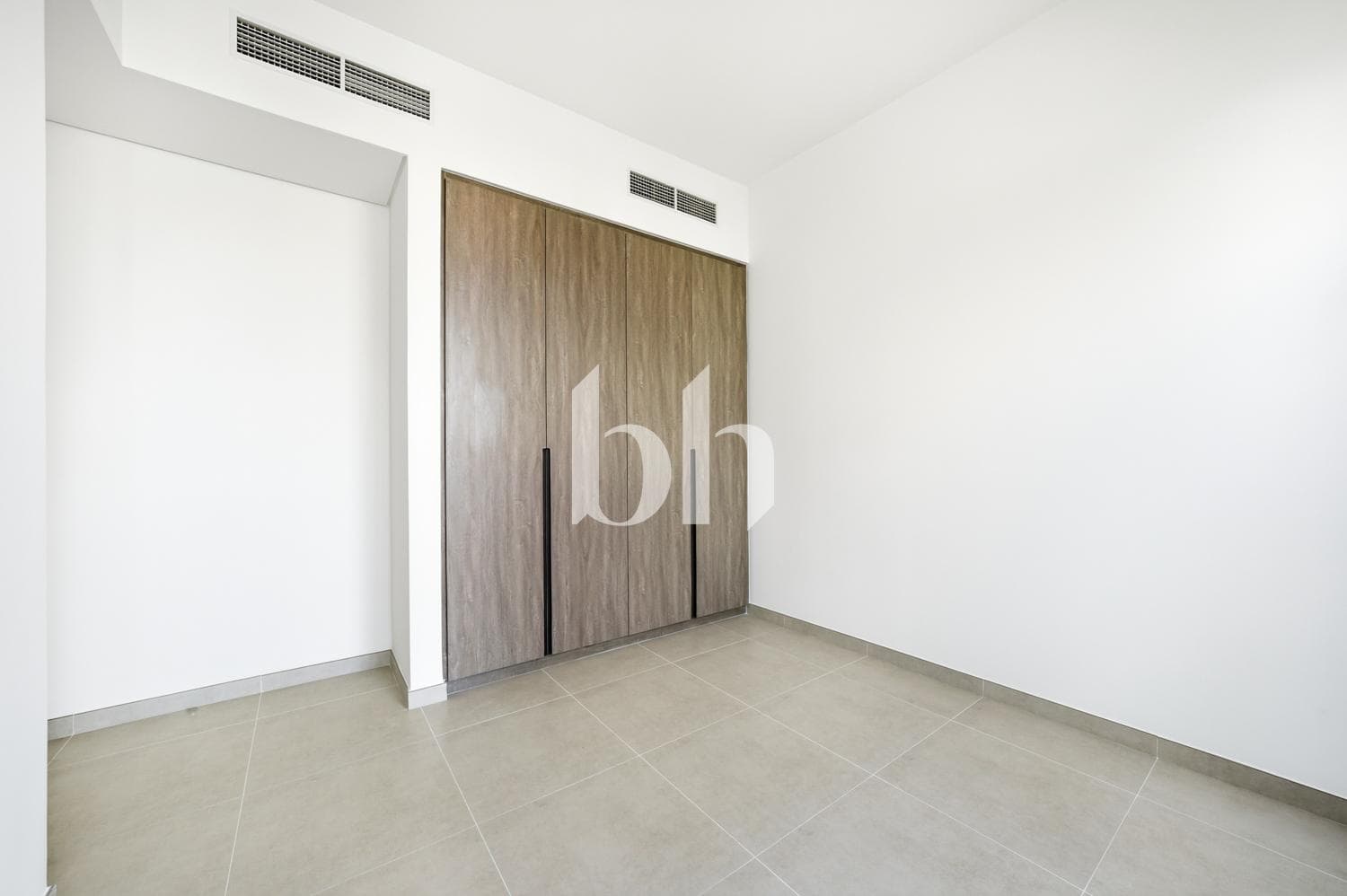 4 Bedrooms Townhouse in Nara - photo 2