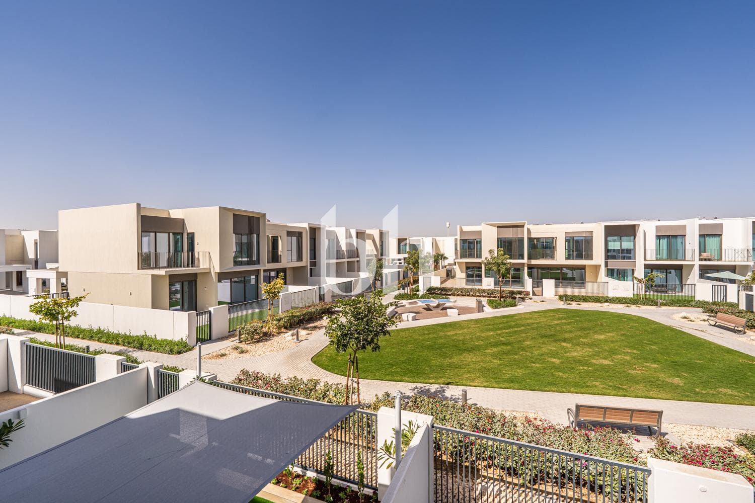 4 Bedroom Townhouse in Nara - photo 2