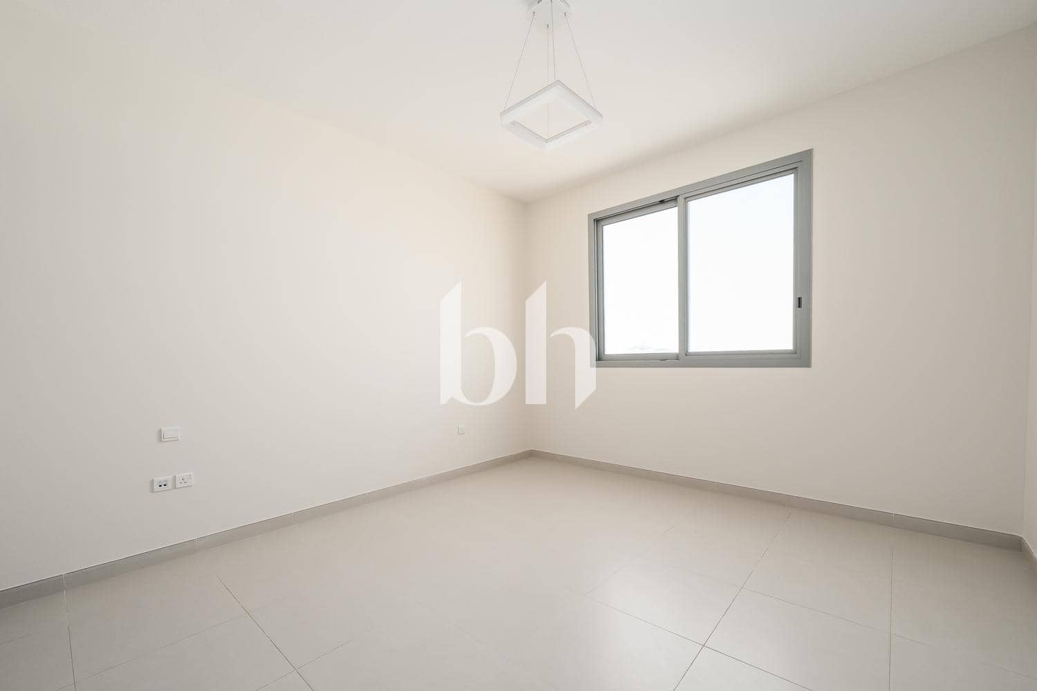 1 Bedroom Apartment in Blue Reef Building - photo 1