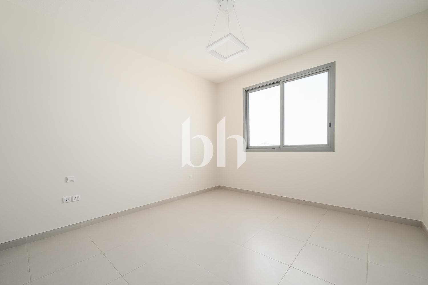 1 Bedroom Apartment in Blue Reef Building - photo 1
