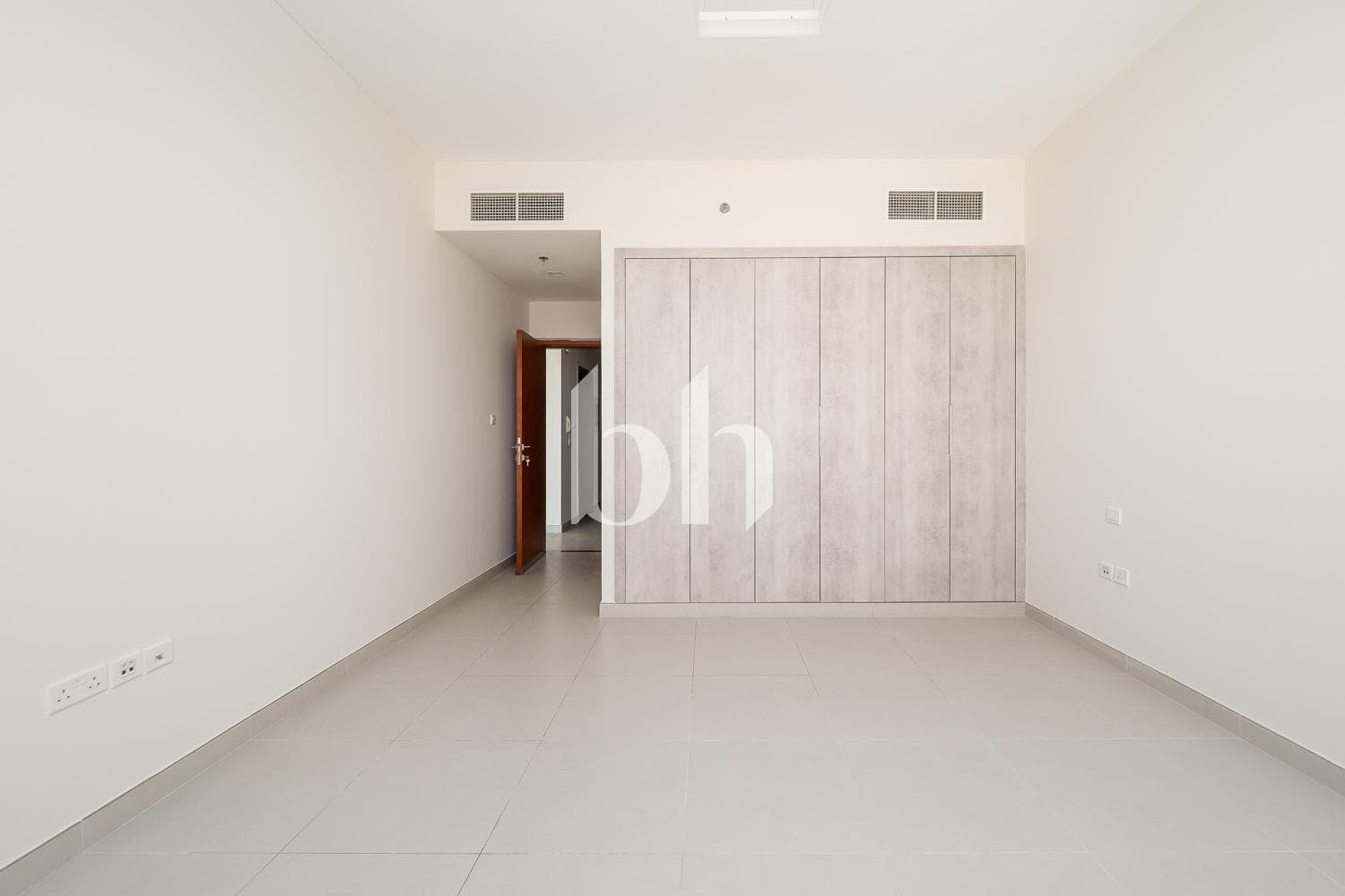 1 Bedroom Apartment in Blue Reef Building