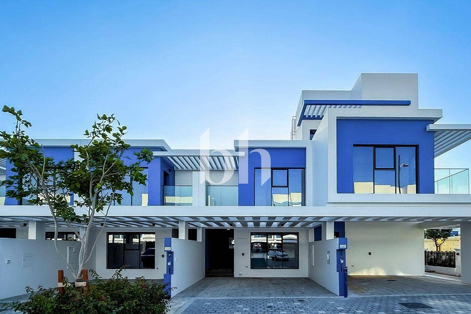 4 Bedroom Townhouse in Santorini 1