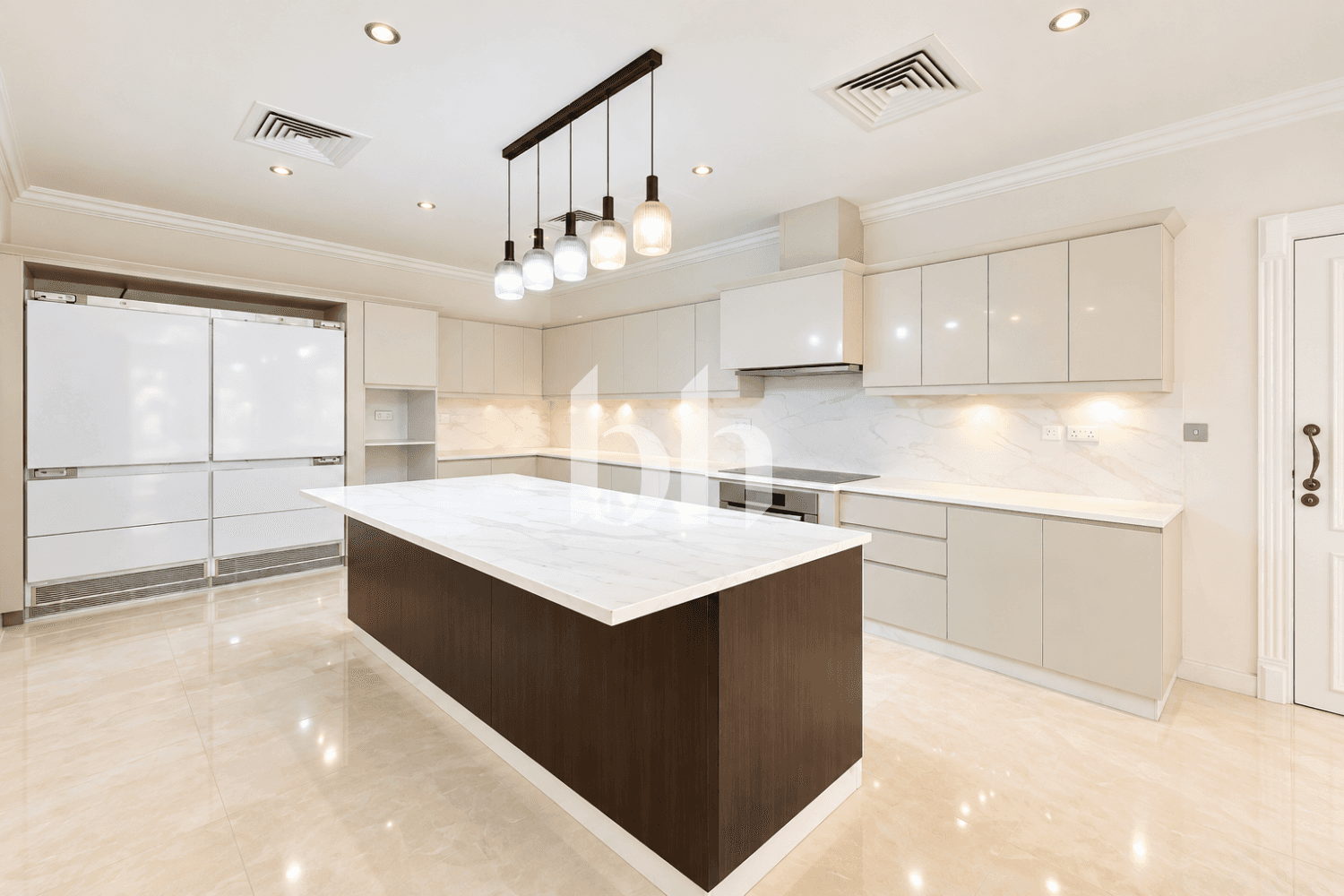 6 Bedroom Villa in Sector E - photo 2