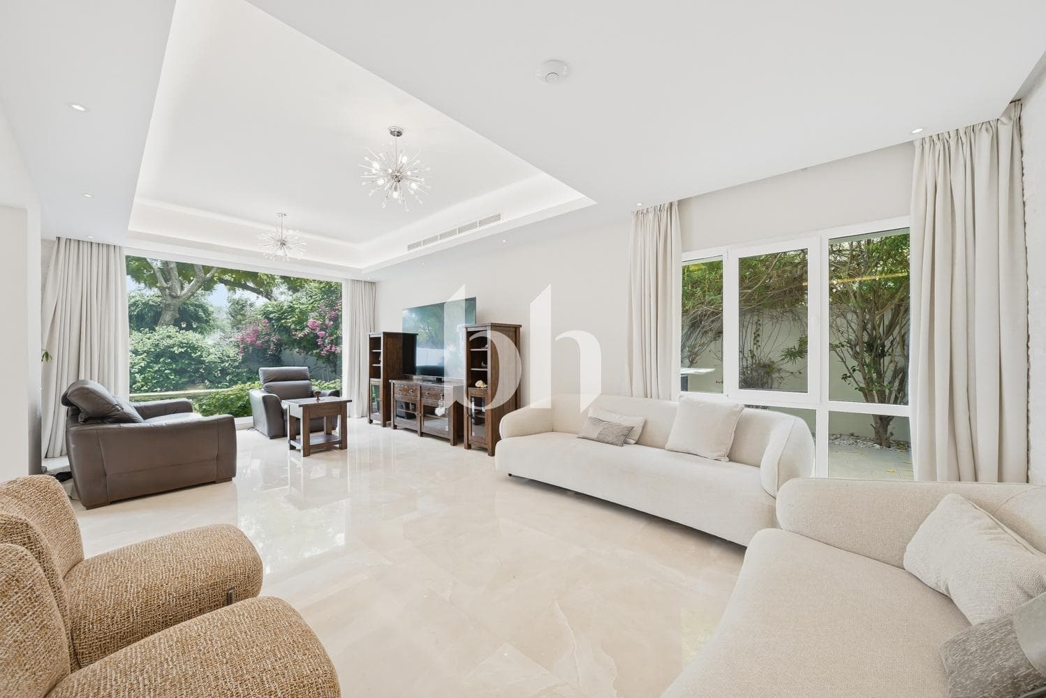 5 Bedroom Villa in Meadows 8 - photo 2