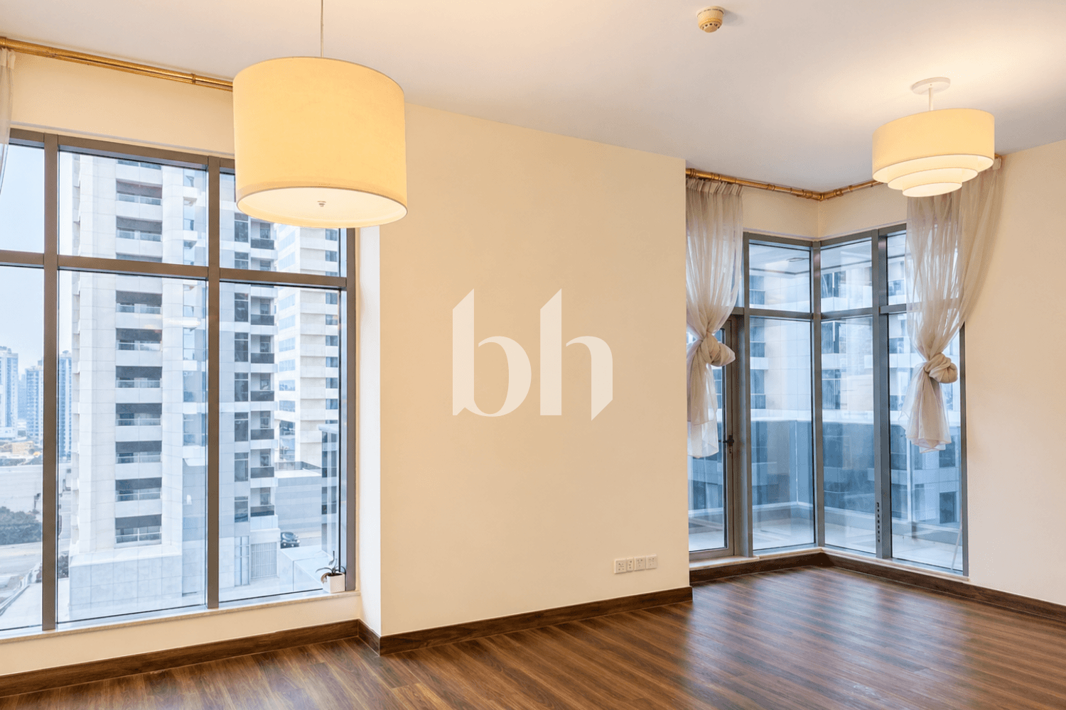 1 Bedroom Apartment in Green Lake Tower 1 - photo 2