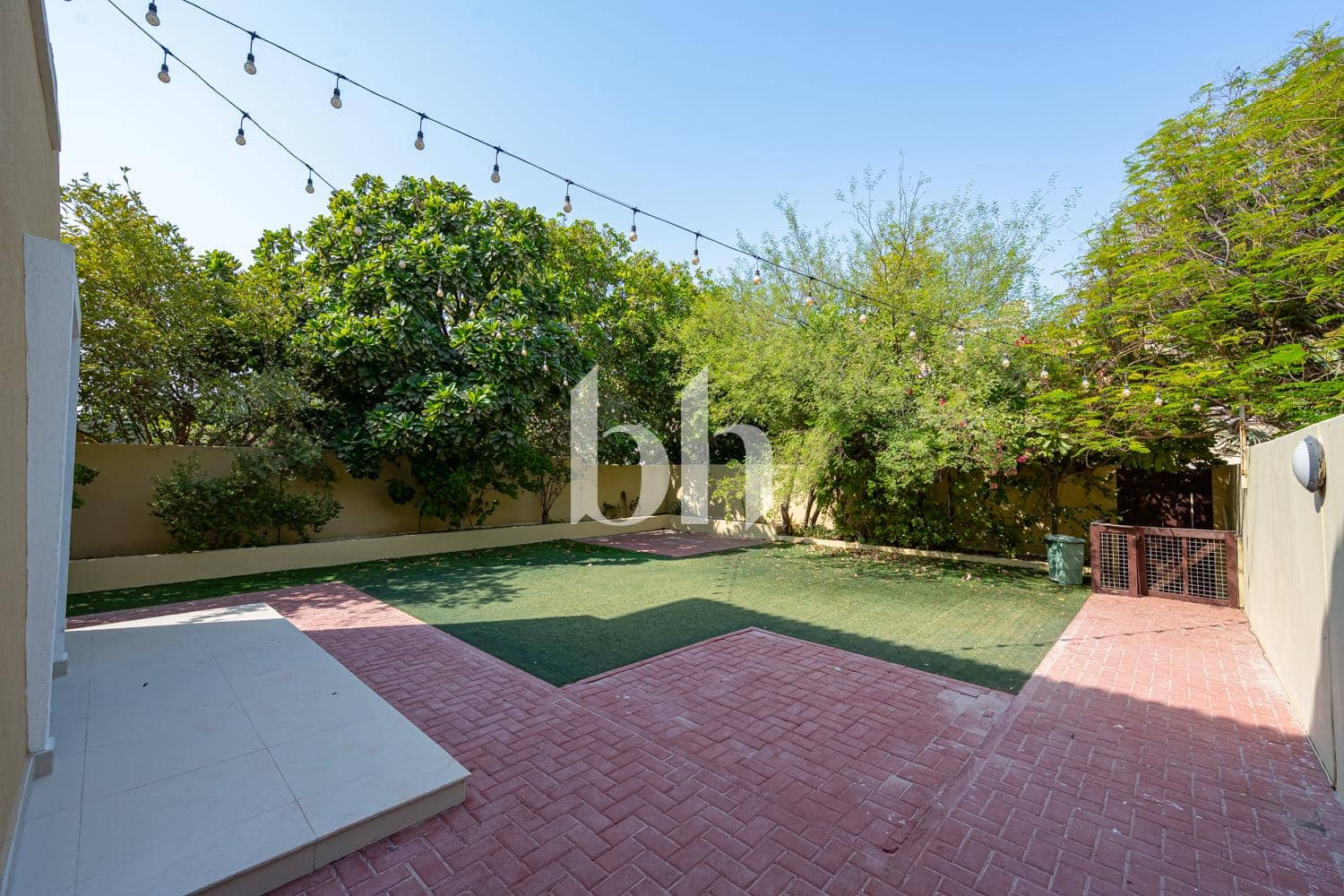 3 Bedroom Townhouse in Al Reem 1 Al Reem Drive - photo 1