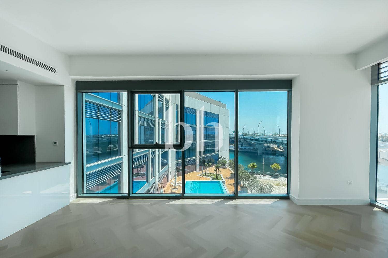1 Bedroom Apartment in Canal Front Residence 4
