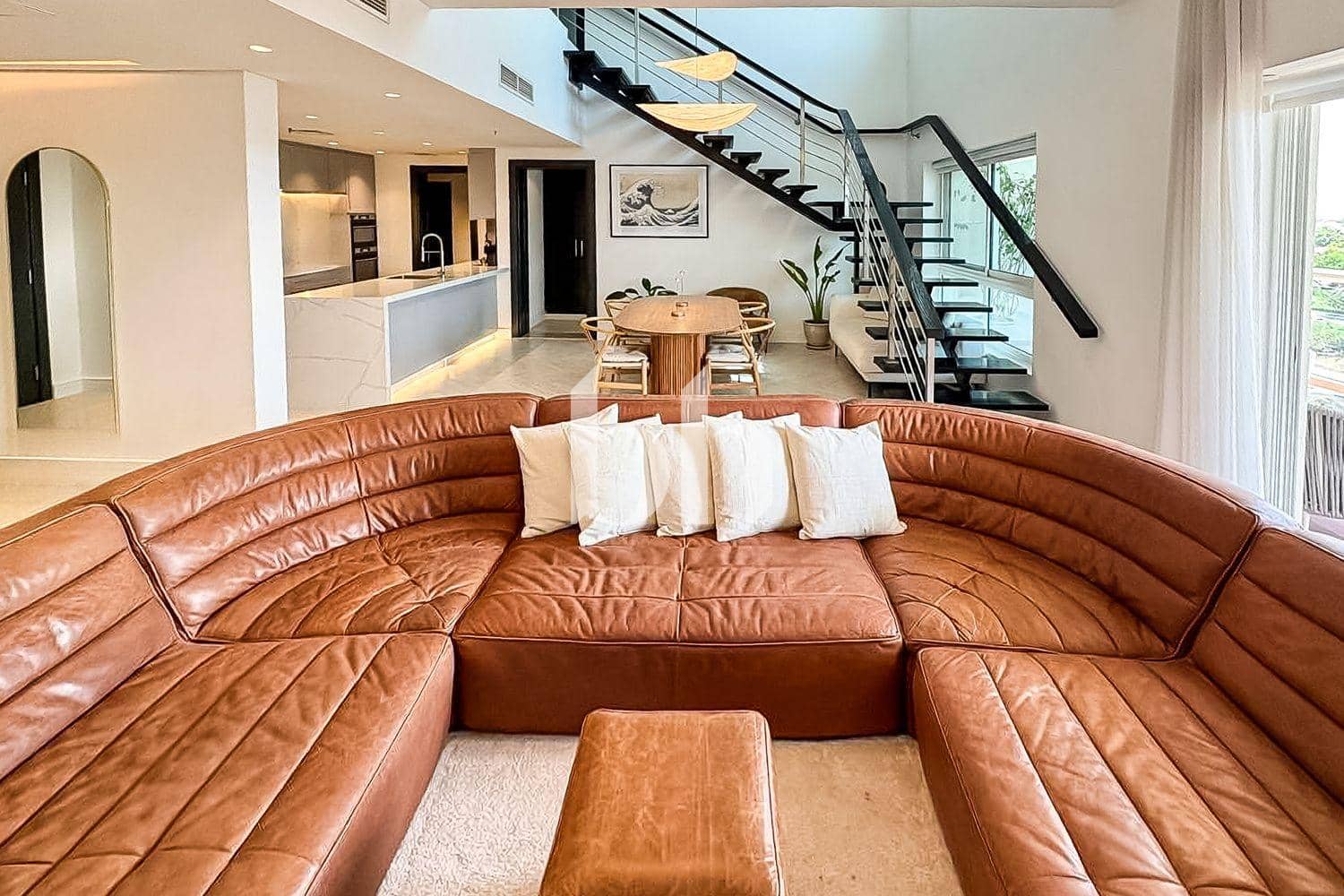 3 Bedroom Duplex in Jumeirah Heights A - photo 2