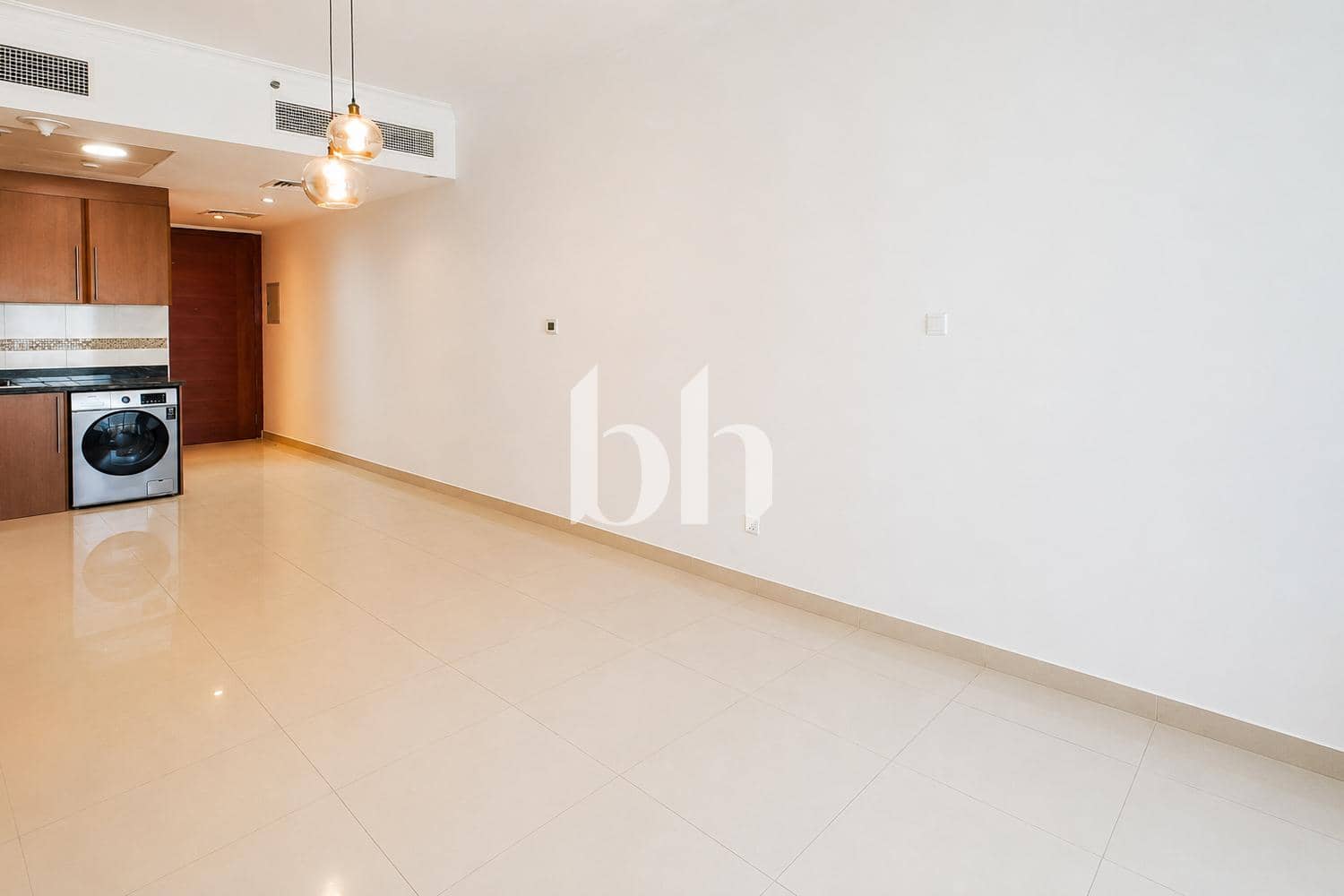Studio Apartment in Saba Tower 2 - photo 2