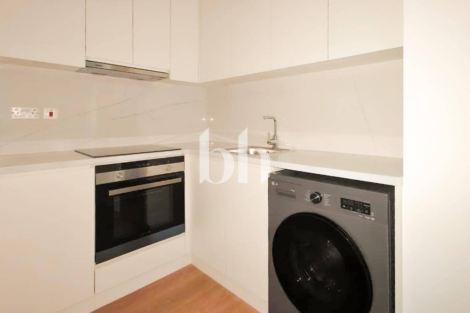 1 Bedroom Apartment in Saba Tower 3 - photo 2