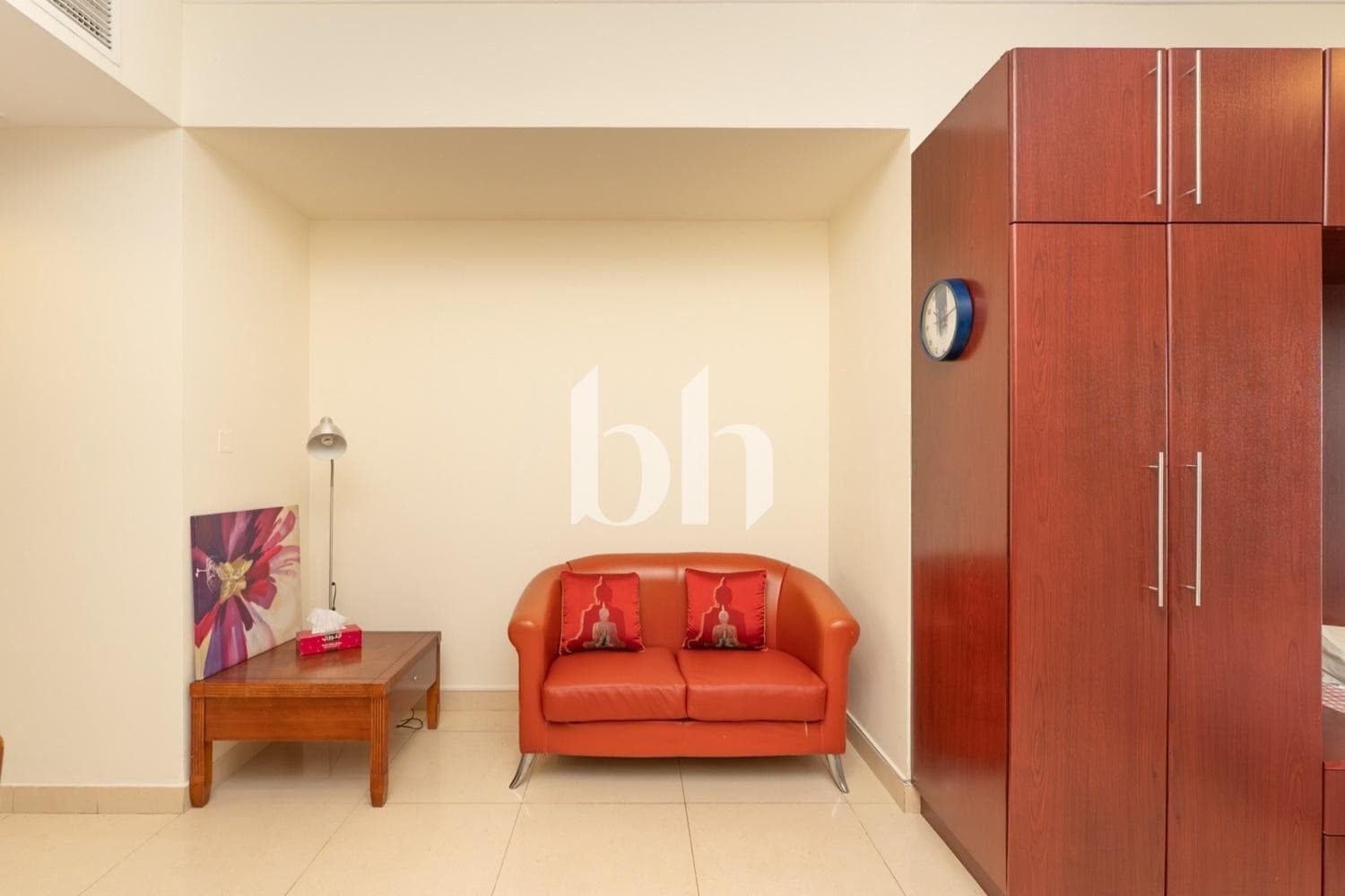 Studio Apartment in Saba Tower 3 - photo 2