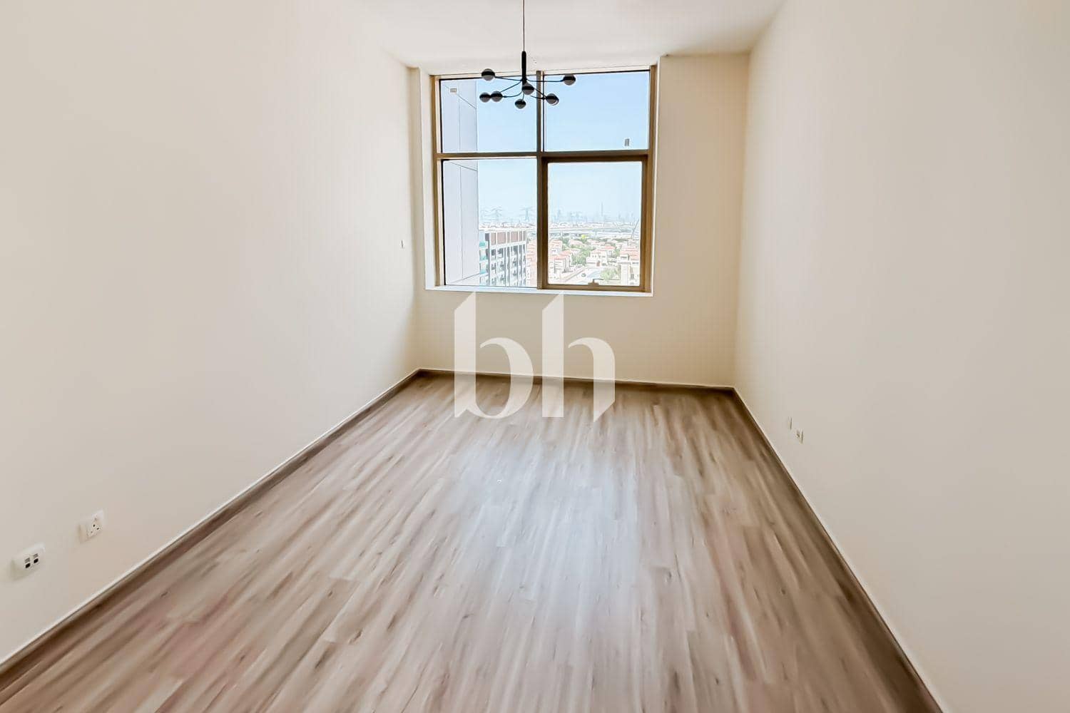 1 Bedroom Apartment in Block C, The Manhattan Tower - photo 1