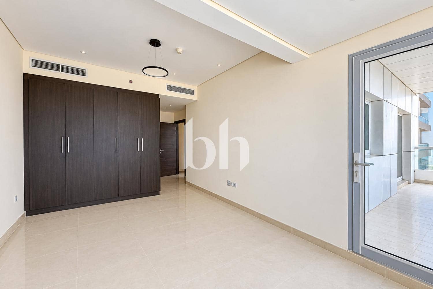 3 Bedroom Apartment in Aladdin - photo 2