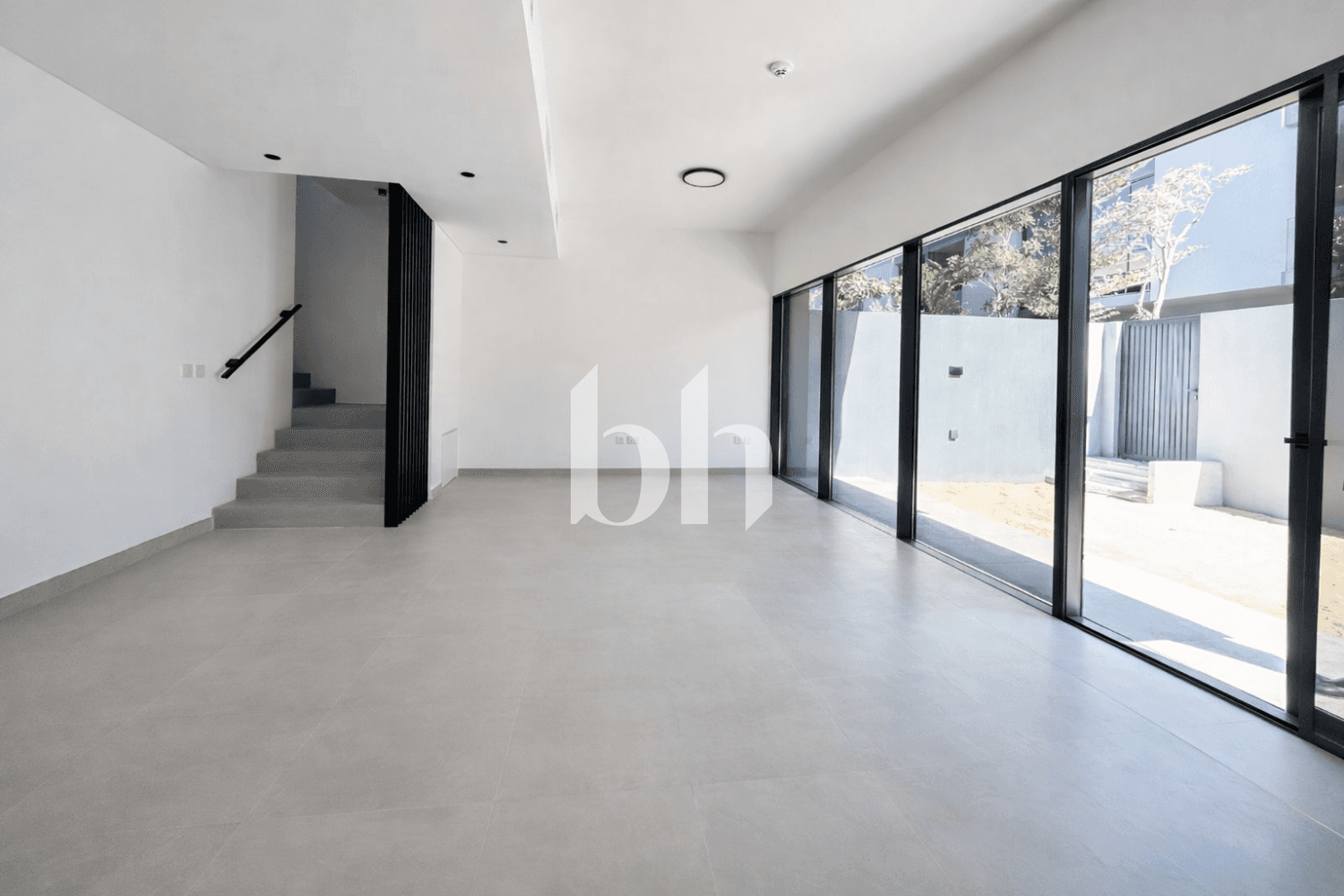 3 Bedroom Townhouse in Kaya - photo 2