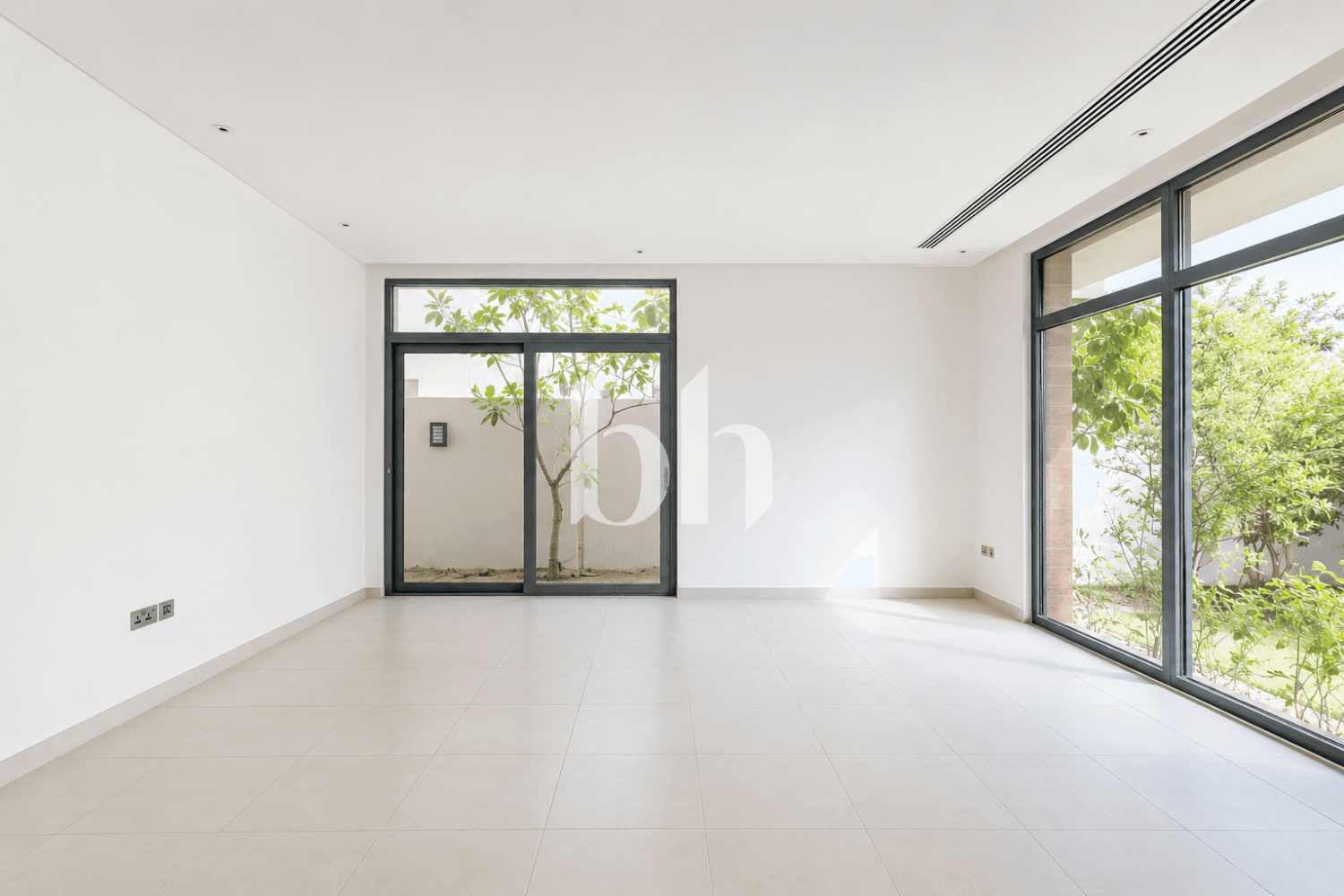 4 Bedroom Villa in West Yas - photo 1