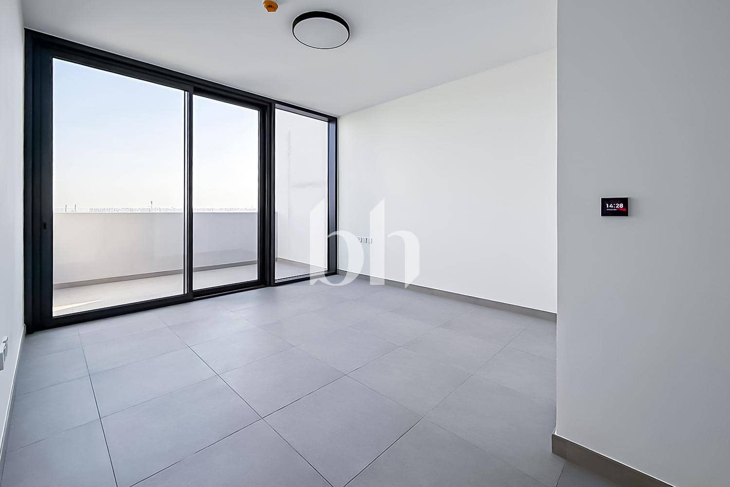 2 Bedroom Apartment in The Gate - photo 2