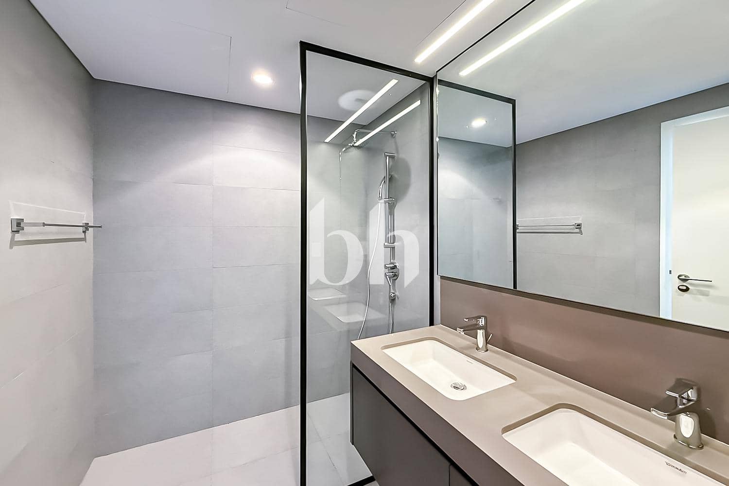 2 Bedroom Apartment in The Gate - photo 1