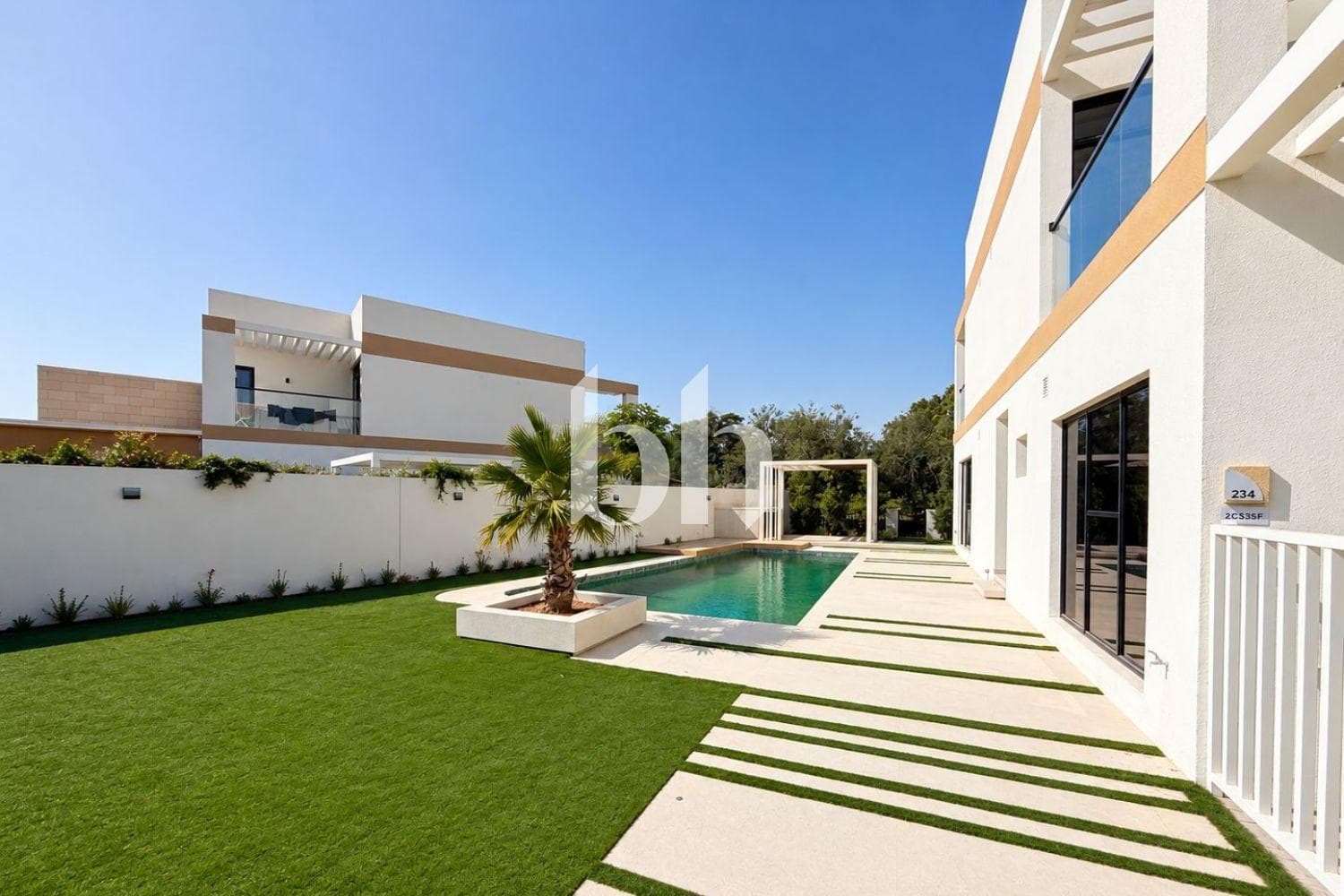 4 Bedroom Villa in Rochester - photo 1