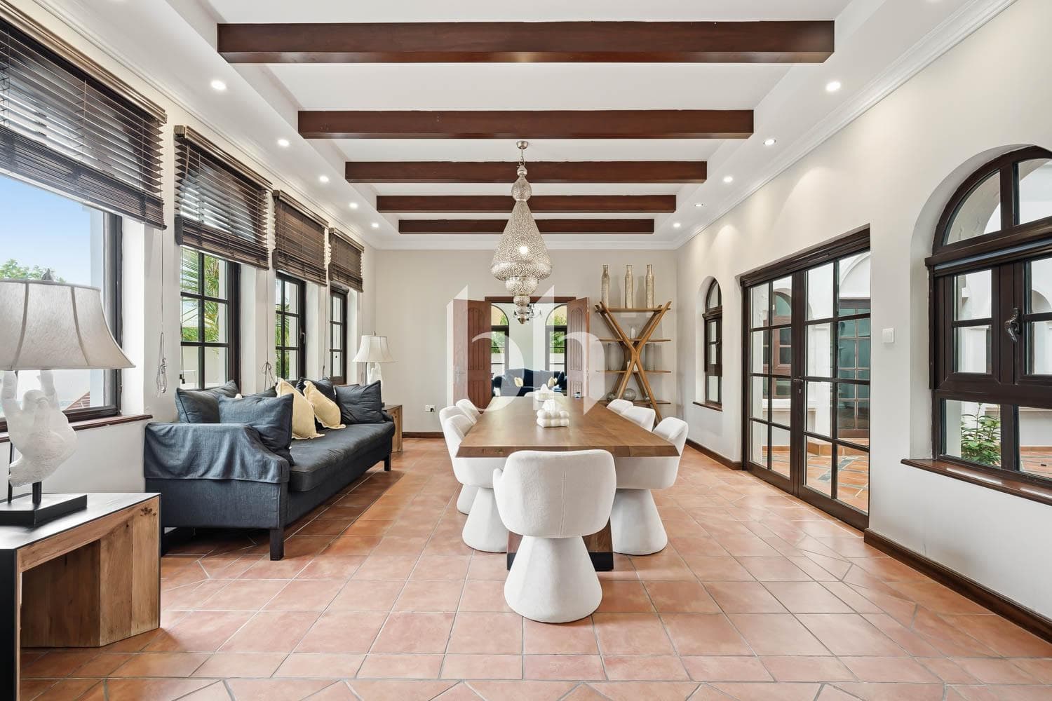 6 Bedroom Villa in Ponderosa