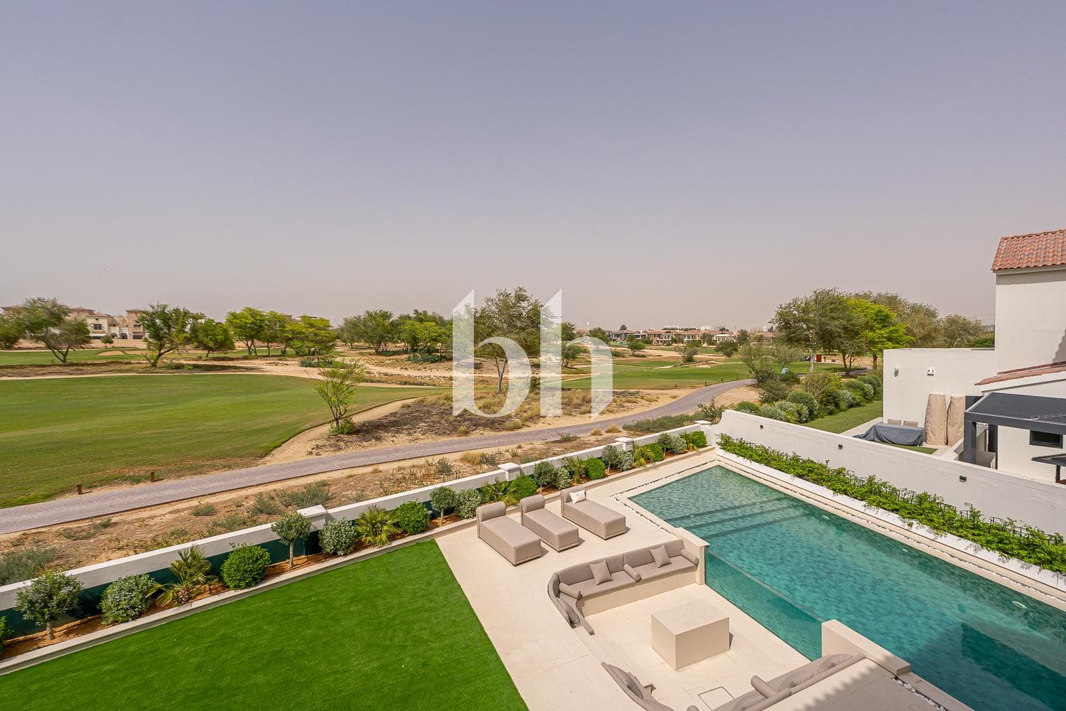 6 Bedroom Villa in Flame Tree Ridge - photo 1