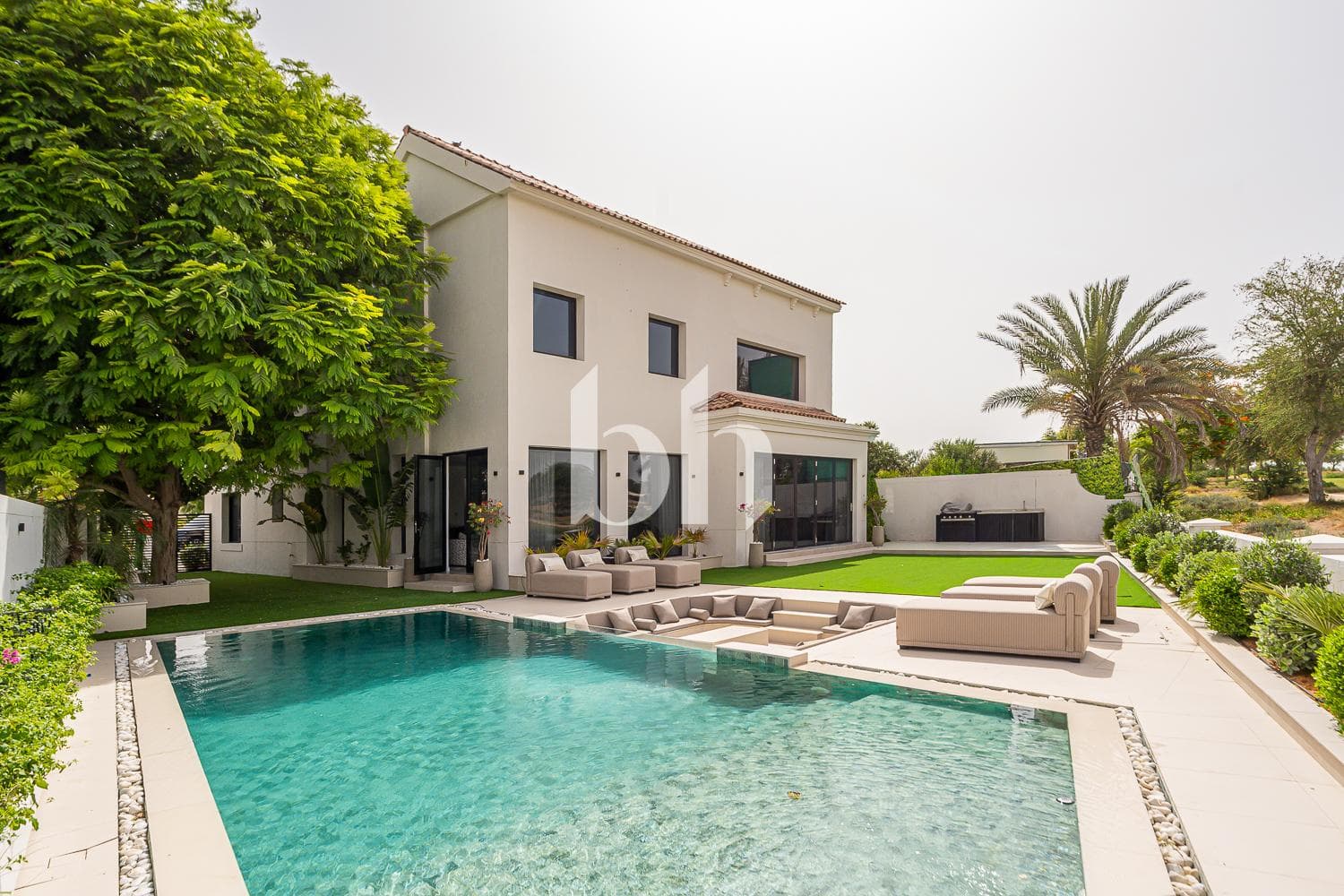 6 Bedroom Villa in Flame Tree Ridge